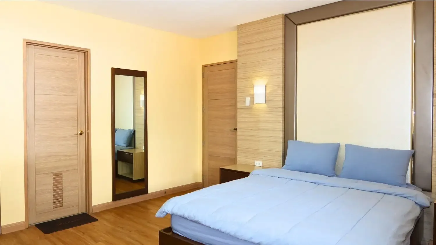 Premium Single room at a Baguio language school with dorms